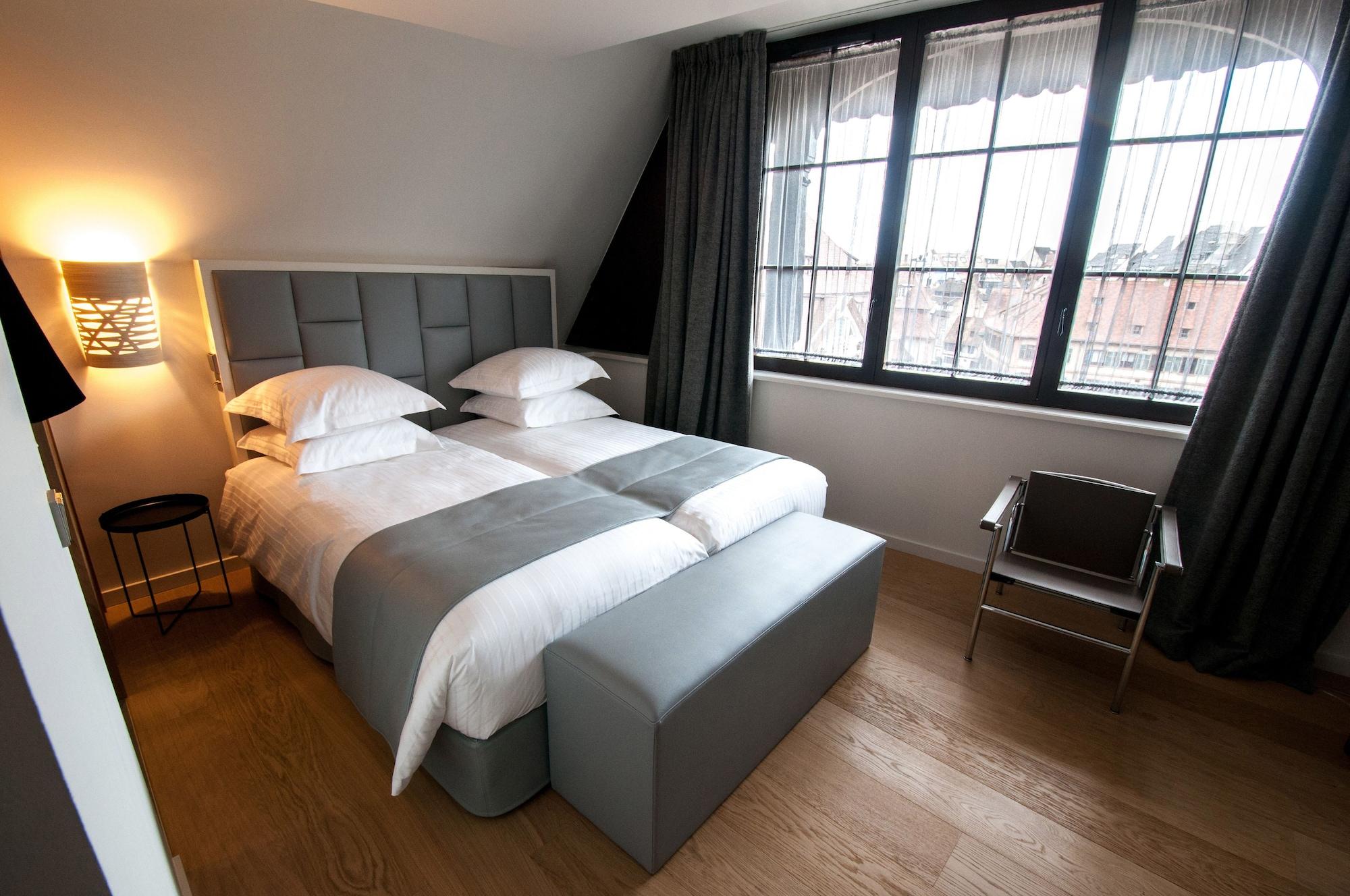 Pavillon Regent Petite France Hotel Strasbourg Exterior photo A room at the hotel