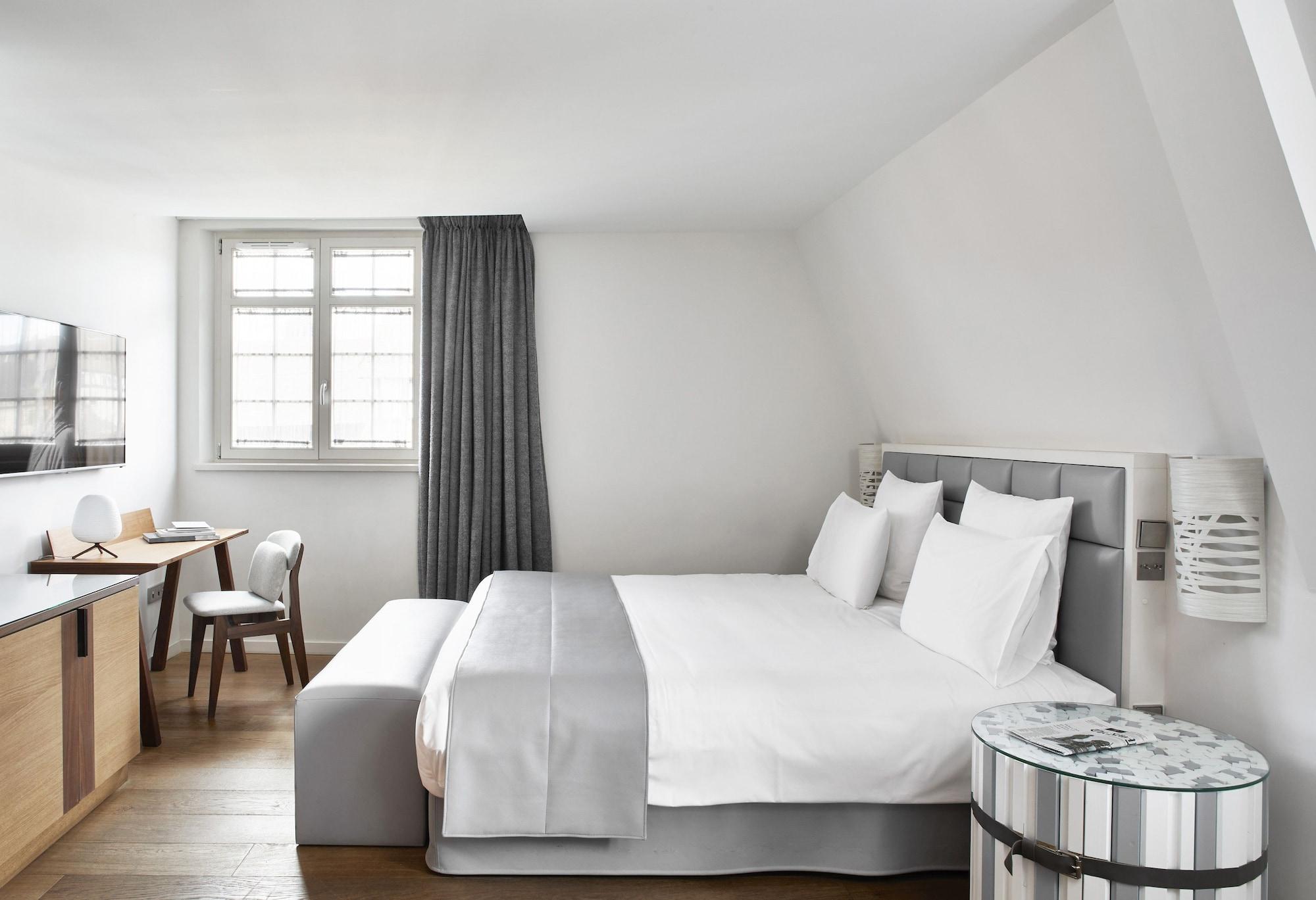 Pavillon Regent Petite France Hotel Strasbourg Exterior photo A room at the Hotel de l'Europe