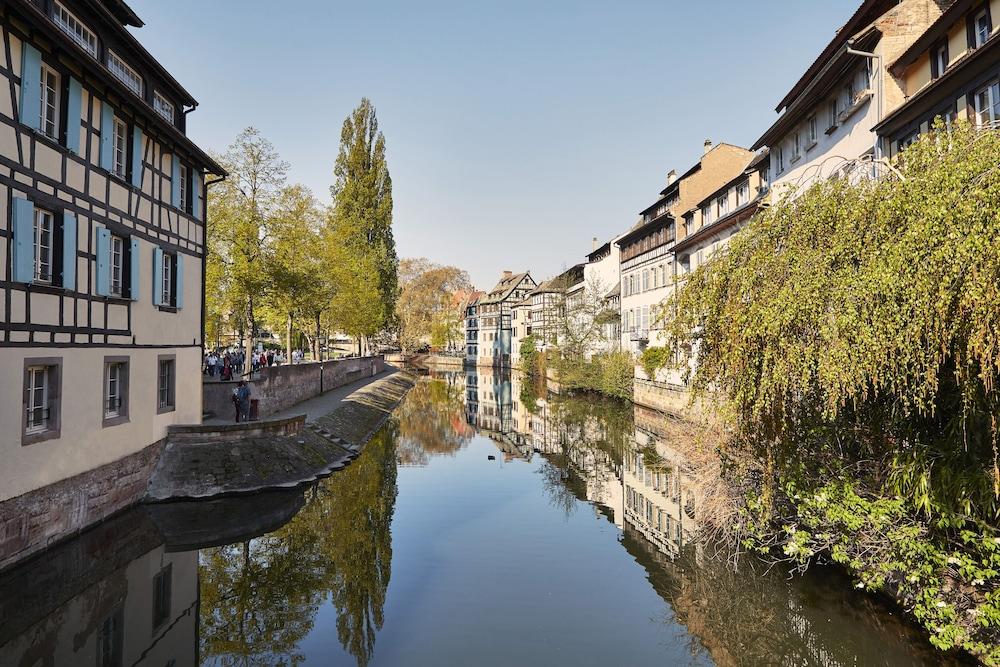 Pavillon Regent Petite France Hotel Strasbourg Exterior photo The Ill in Strasbourg