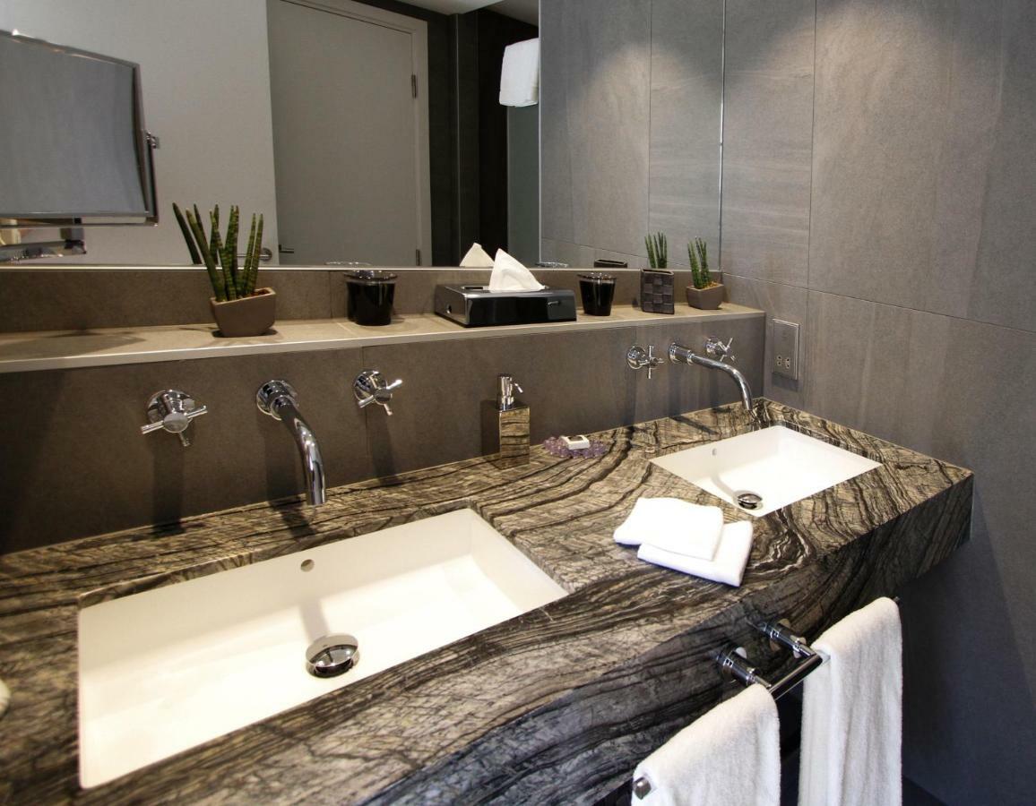 Pavillon Regent Petite France Hotel Strasbourg Exterior photo Bathroom